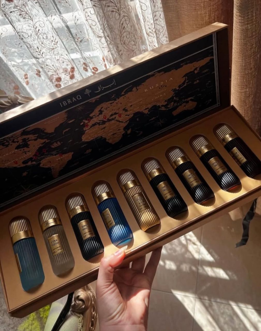 طقم عطور IBRAQ من تسع زجاجات داخل علبة هدايا